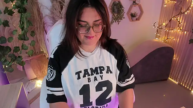 Snapshot of paulinacostello chatting on February 17, 2026, 4:48 pm paulinacostello online show from February 17, 2026, 4:48 pm