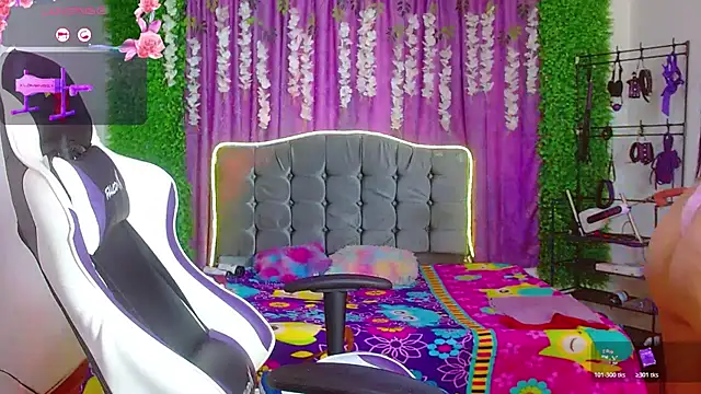 ariana-lopez online show from April 20, 2026, 6:09 pm