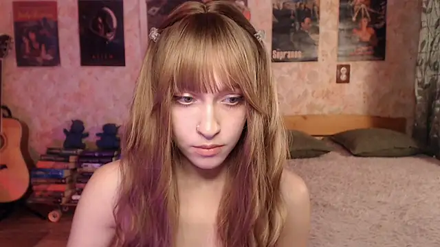 Friendly Ellie online show from July 18, 2026, 12:19 am