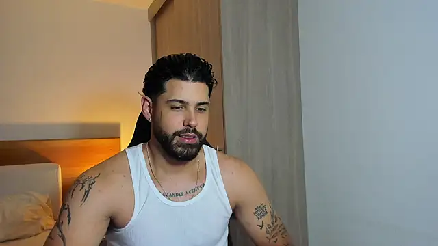 Snapshot of Justyn_Torres chatting on February 25, 2025, 1:09 am Justyn Torres online show from February 25, 2025, 1:09 am