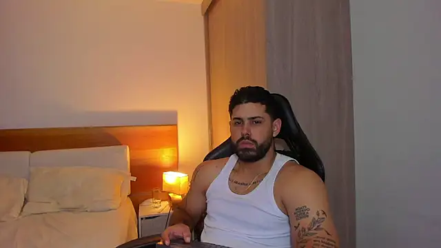 Snapshot of Justyn_Torres chatting on February 25, 2025, 3:09 pm Justyn Torres online show from February 25, 2025, 3:09 pm