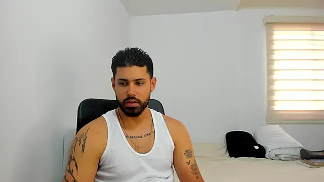 Snapshot of Justyn_Torres chatting on September 10, 2025, 10:20 pm Justyn Torres online show from September 10, 2025, 10:20 pm