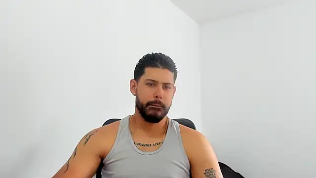 Snapshot of Justyn_Torres chatting on September 12, 2025, 3:34 pm Justyn Torres online show from September 12, 2025, 3:34 pm