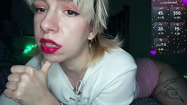 Snapshot of cruellagoth666 chatting on December 12, 2024, 4:32 pm cruellagoth666 online show from December 12, 2024, 4:32 pm