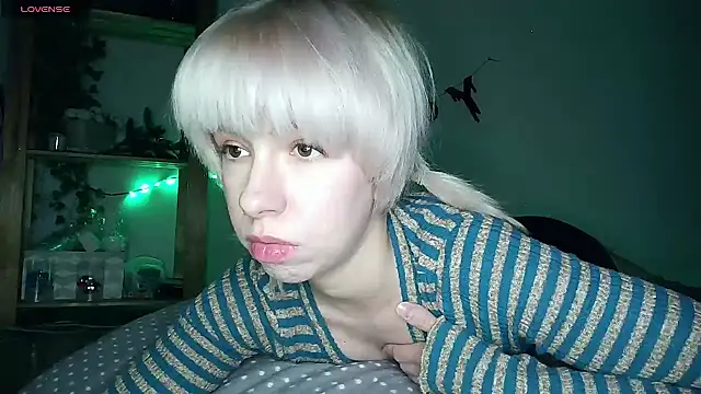 Snapshot of cruellagoth666 chatting on January 10, 2025, 2:55 pm cruellagoth666 online show from January 10, 2025, 2:55 pm