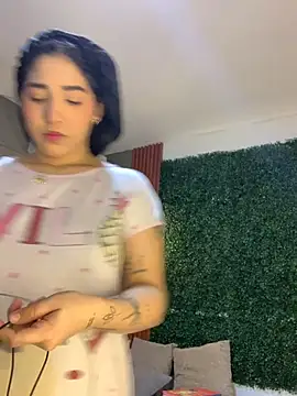 Amandanauty online show from November 7, 2025, 7:40 pm