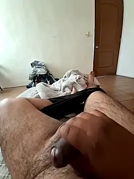 Snapshot of Calamaco07 chatting on October 13, 2025, 1:23 pm Calamaco07 online show from October 13, 2025, 1:23 pm