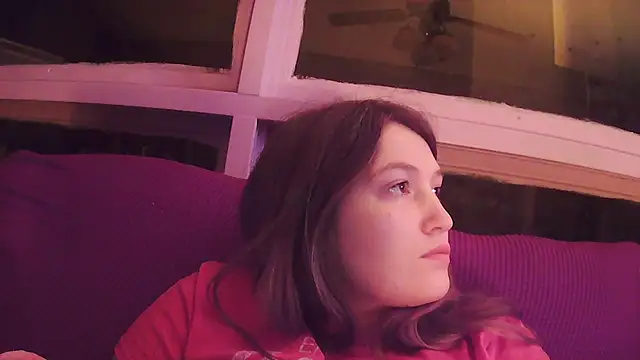 Snapshot of Angelk43 chatting on February 18, 2026, 7:06 am Angelk43 online show from February 18, 2026, 7:06 am