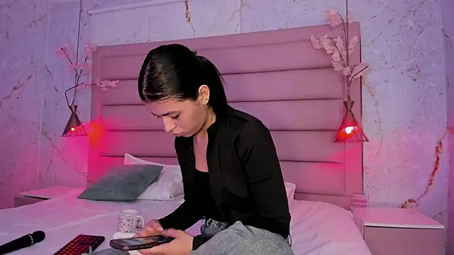 Snapshot of IvySanders1 chatting on October 16, 2025, 12:35 pm IvySanders1 online show from October 16, 2025, 12:35 pm