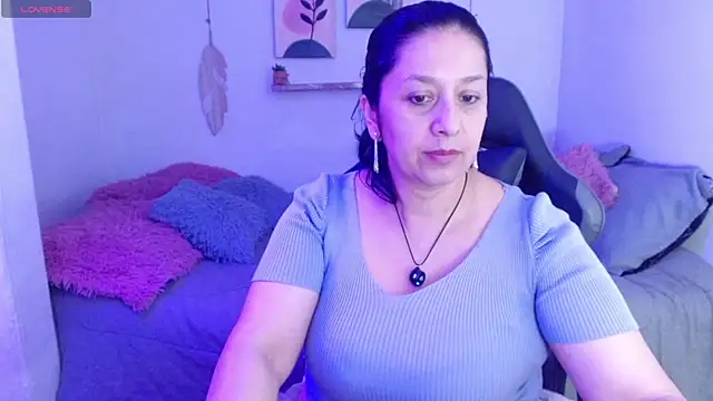 camilalatti online show from May 10, 2026, 10:11 pm