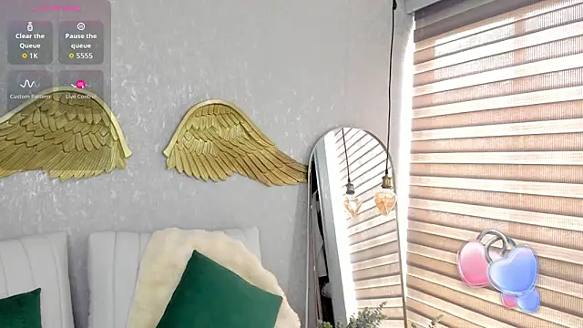 EmmaFerrary online show from November 9, 2025, 2:32 pm