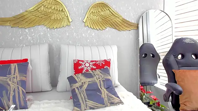 EmmaFerrary online show from March 10, 2026, 6:01 pm