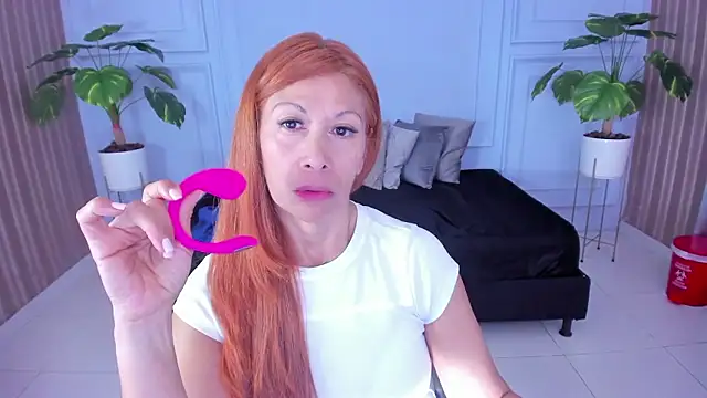 cintiagreyx online show from March 6, 2026, 11:27 am