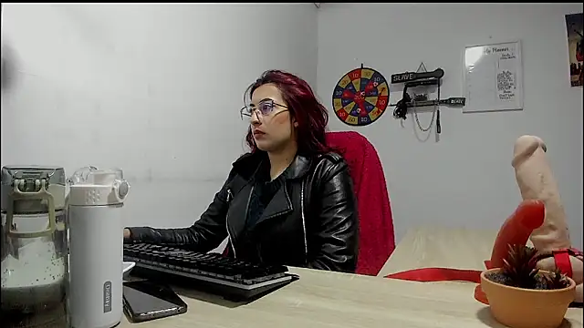 Snapshot of Scarlett_Sen chatting on March 14, 2025, 1:24 pm Scarlett Sen online show from March 14, 2025, 1:24 pm