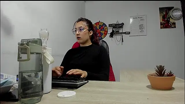 Snapshot of Scarlett_Sen chatting on March 11, 2025, 4:18 pm Scarlett Sen online show from March 11, 2025, 4:18 pm