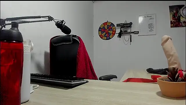 Snapshot of Scarlett_Sen chatting on March 17, 2025, 4:01 pm Scarlett Sen online show from March 17, 2025, 4:01 pm