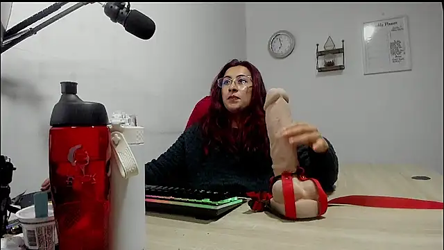 Snapshot of Scarlett_Sen chatting on February 21, 2025, 3:32 pm Scarlett Sen online show from February 21, 2025, 3:32 pm