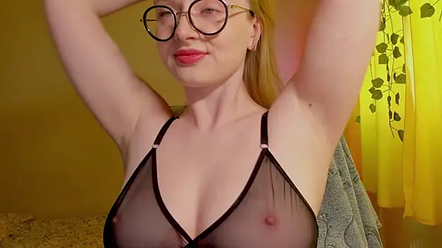 mollytuck online show from May 11, 2026, 2:18 pm