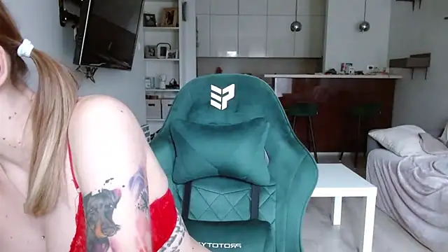 illusorycat online show from October 22, 2025, 8:47 am