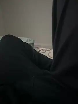 MAHKE12 online show from November 5, 2025, 9:51 pm