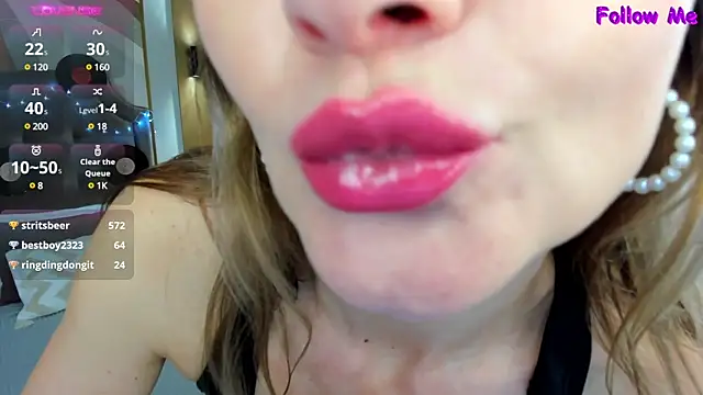 annasimonsj online show from March 6, 2025, 6:19 am