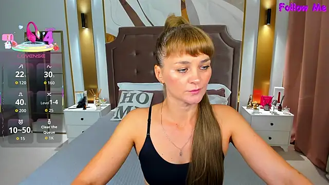 annasimonsj online show from September 11, 2025, 1:05 am