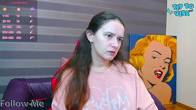 iris nikhols online show from November 25, 2025, 2:45 am