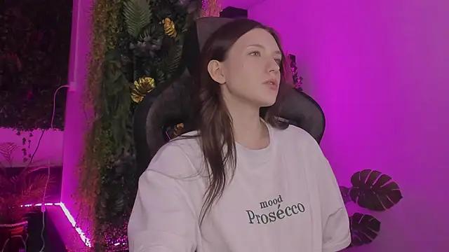 Snapshot of JennyDens chatting on February 21, 2026, 5:26 pm JennyDens online show from February 21, 2026, 5:26 pm