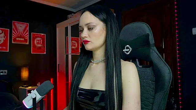 QueenAliss online show from January 10, 2026, 8:42 am