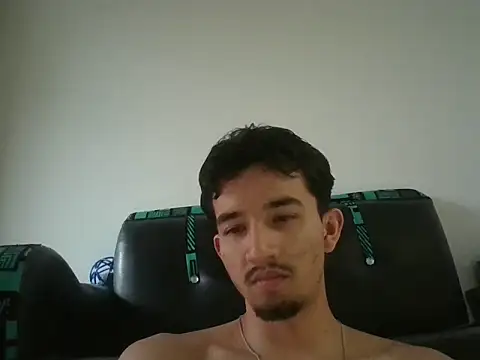 Snapshot of tiben11 chatting on November 8, 2025, 10:13 pm tiben11 online show from November 8, 2025, 10:13 pm