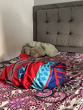 Snapshot of Elena222_ chatting on October 3, 2025, 8:54 pm Elena222 online show from October 3, 2025, 8:54 pm