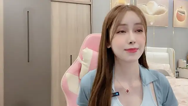 Snapshot of ANNA102 chatting on January 20, 2025, 3:50 pm ANNA102 online show from January 20, 2025, 3:50 pm