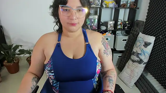 aika-dreams online show from March 5, 2025, 12:33 pm