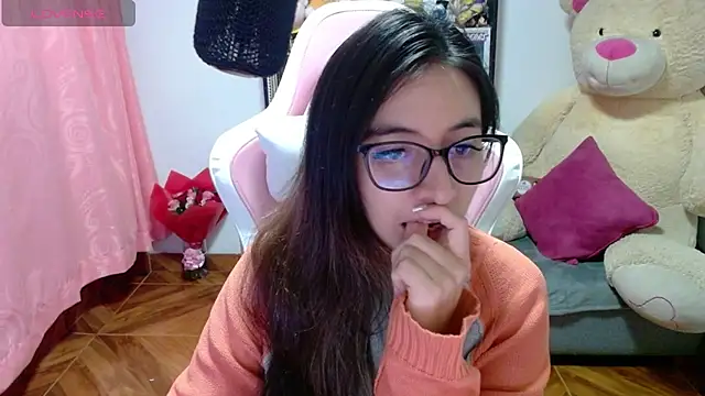 Snapshot of Maggie_Fox3 chatting on February 18, 2026, 12:52 am Maggie Fox3 online show from February 18, 2026, 12:52 am