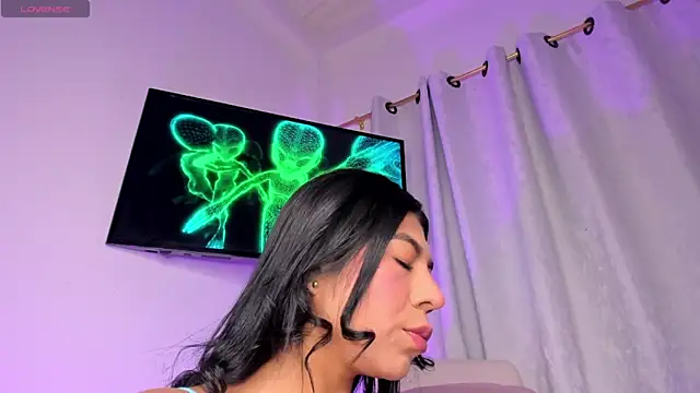 VictoriaVX online show from September 18, 2025, 11:24 am