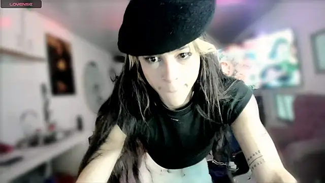 Snapshot of stormytt_ chatting on February 19, 2025, 9:28 am stormytt online show from February 19, 2025, 9:28 am