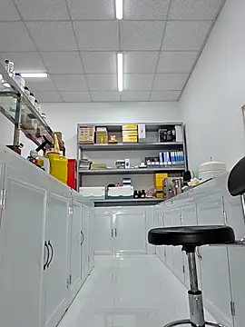 HinaLovely online show from April 14, 2026, 3:44 am