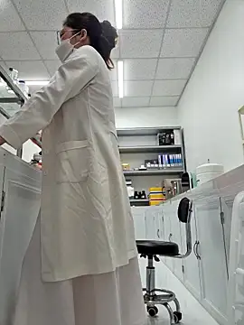 Snapshot of HinaLovely chatting on February 24, 2026, 9:43 am HinaLovely online show from February 24, 2026, 9:43 am