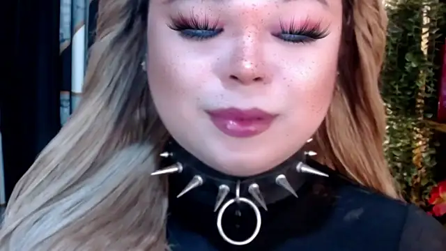 Snapshot of Mistress_DOMnicaaxx chatting on February 7, 2026, 2:03 pm Mistress DOMnicaaxx online show from February 7, 2026, 2:03 pm