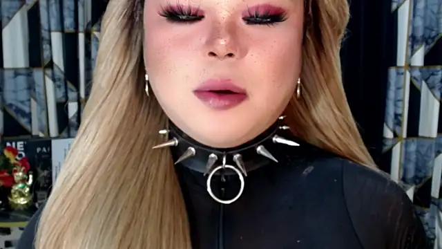 Snapshot of Mistress_DOMnicaaxx chatting on October 4, 2025, 12:34 am Mistress DOMnicaaxx online show from October 4, 2025, 12:34 am