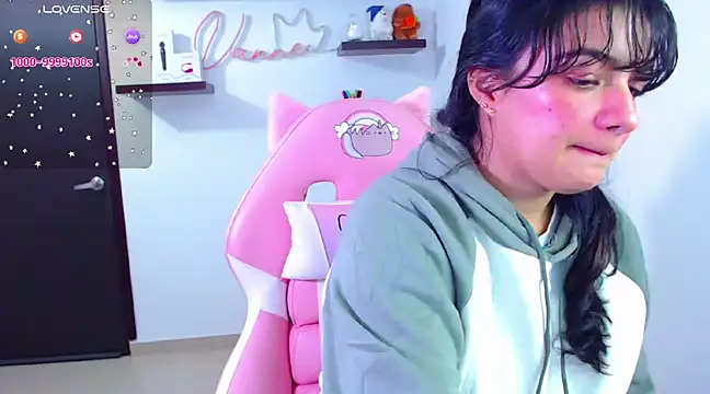 Snapshot of Vannessa__Shy chatting on March 13, 2025, 9:59 pm Vannessa Shy online show from March 13, 2025, 9:59 pm