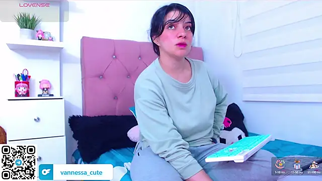 Snapshot of Vannessa__Shy chatting on September 21, 2025, 9:53 pm Vannessa Shy online show from September 21, 2025, 9:53 pm