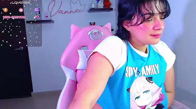 Snapshot of Vannessa__Shy chatting on March 14, 2025, 1:05 am Vannessa Shy online show from March 14, 2025, 1:05 am