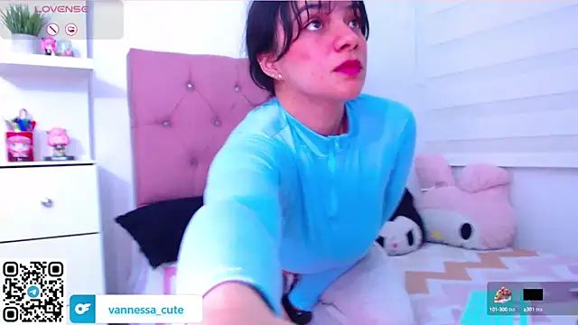 Snapshot of Vannessa__Shy chatting on September 18, 2025, 11:30 pm Vannessa Shy online show from September 18, 2025, 11:30 pm