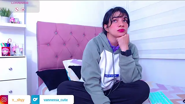 Snapshot of Vannessa__Shy chatting on September 26, 2025, 12:28 am Vannessa Shy online show from September 26, 2025, 12:28 am