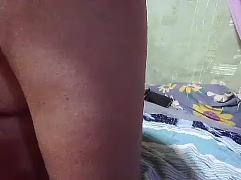 Snapshot of Alora-shine chatting on February 24, 2025, 5:43 am Alora-shine online show from February 24, 2025, 5:43 am