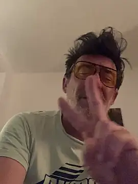 Snapshot of maxximere chatting on April 20, 2026, 11:06 pm maxximere online show from April 20, 2026, 11:06 pm