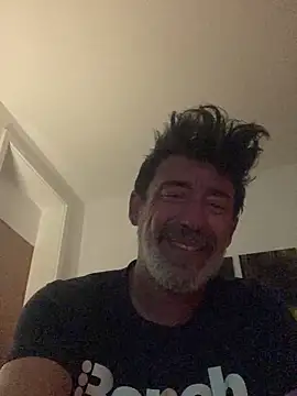 Snapshot of maxximere chatting on April 16, 2026, 1:28 am maxximere online show from April 16, 2026, 1:28 am