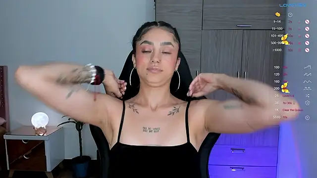 Lizzie corner v online show from February 3, 2026, 2:53 am