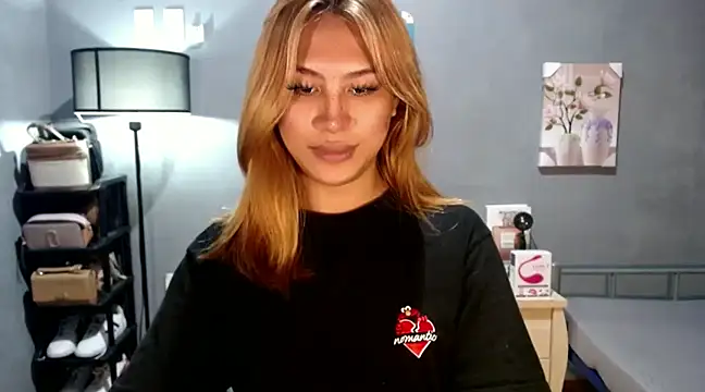 Snapshot of luxxy_grand chatting on December 31, 2024, 12:32 am luxxy grand online show from December 31, 2024, 12:32 am